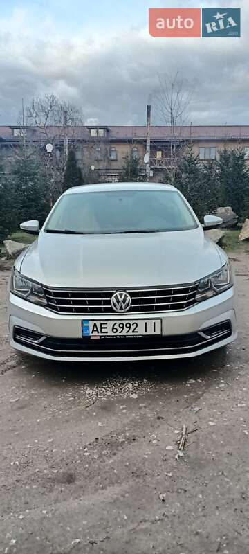 Седан Volkswagen Passat 2016 в Криничках