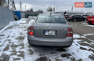 Седан Volkswagen Passat 2003 в Днепре