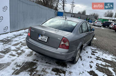 Седан Volkswagen Passat 2003 в Днепре