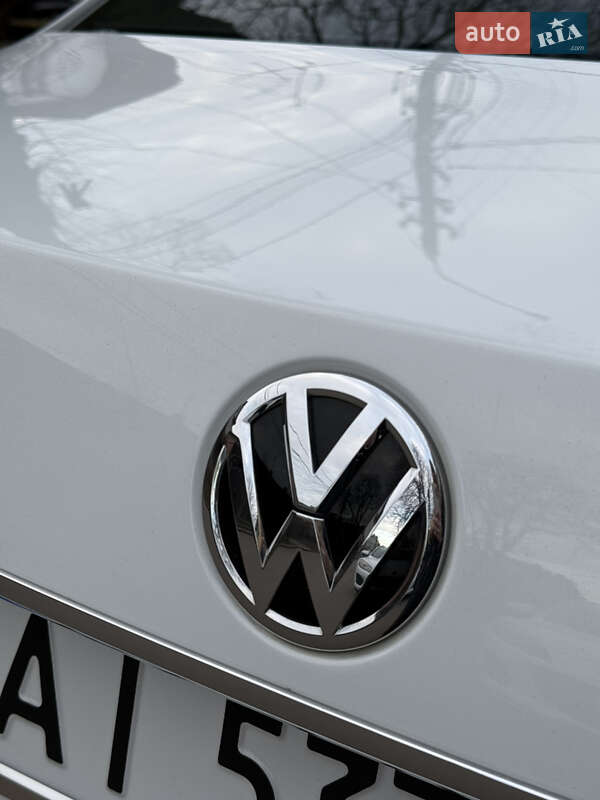Седан Volkswagen Passat 2018 в Киеве фото 28 Седан Volkswagen Passat 2018 в Киеве