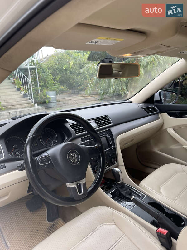 Седан Volkswagen Passat 2015 в Киеве