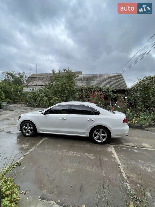 Седан Volkswagen Passat 2015 в Киеве