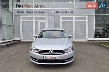 Седан Volkswagen Passat 2013 в Києві