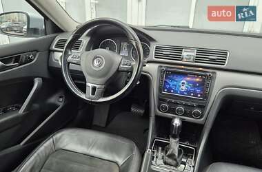 Седан Volkswagen Passat 2013 в Києві