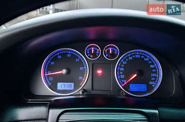 Універсал Volkswagen Passat 2000 в 
