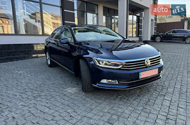 Седан Volkswagen Passat 2016 в Тячеве