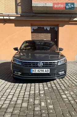 Седан Volkswagen Passat 2017 в Дніпрі