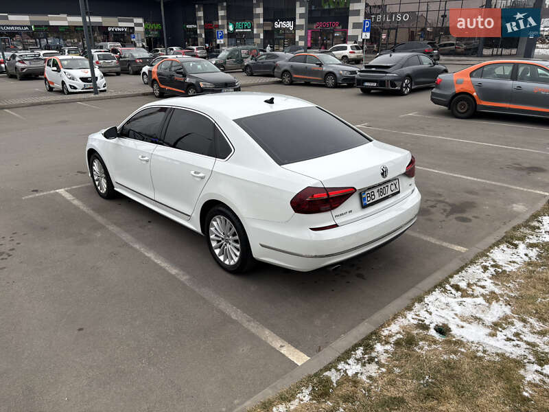 Седан Volkswagen Passat 2017 в Киеве