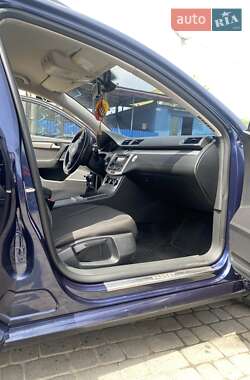 Универсал Volkswagen Passat 2011 в 