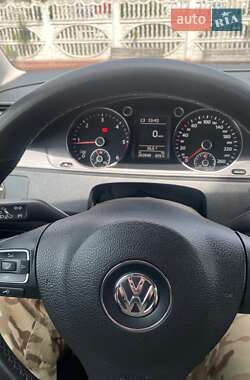 Универсал Volkswagen Passat 2011 в 