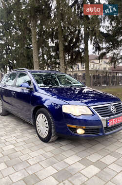 Универсал Volkswagen Passat 2006 в Староконстантинове