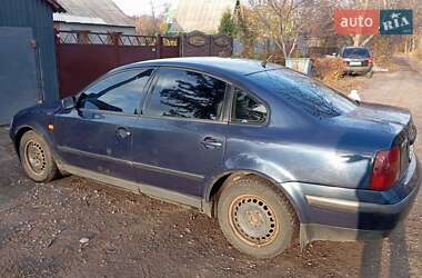 Седан Volkswagen Passat 1998 в Харкові