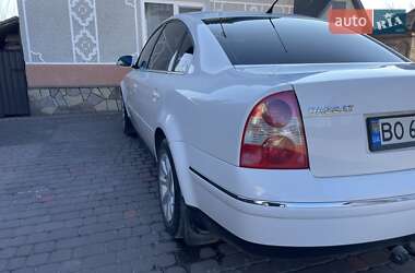 Седан Volkswagen Passat 2004 в 