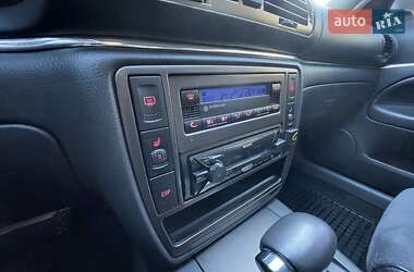 Седан Volkswagen Passat 2004 в 