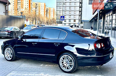 Седан Volkswagen Passat 2010 в Львові