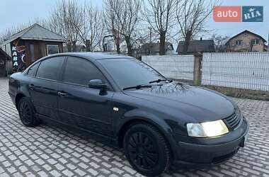 Седан Volkswagen Passat 1998 в Бурштині