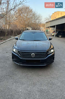 Седан Volkswagen Passat 2021 в Миколаєві