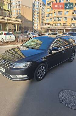 Универсал Volkswagen Passat 2011 в Киеве