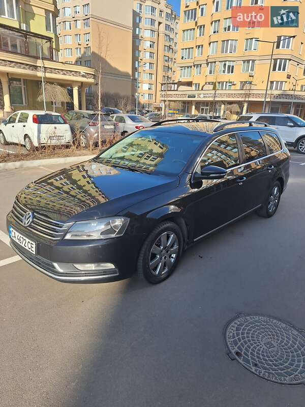 Універсал Volkswagen Passat 2011 в Києві