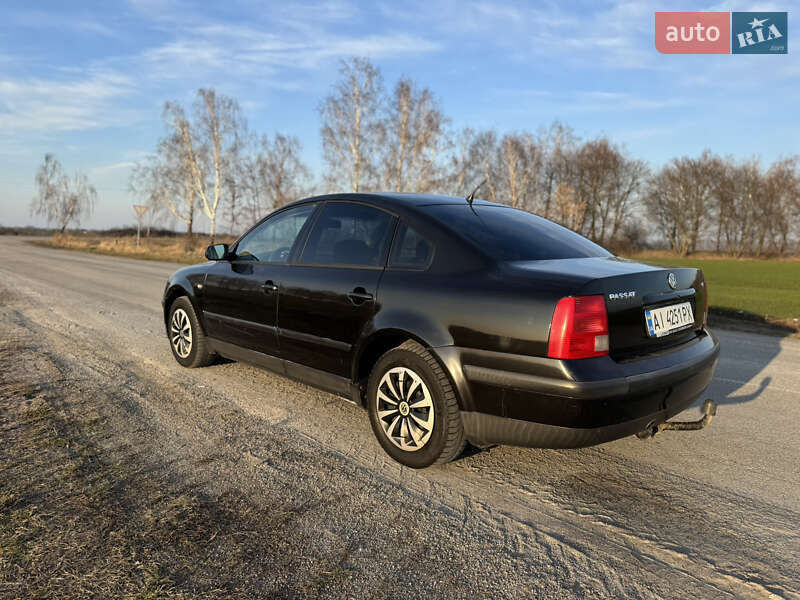 Седан Volkswagen Passat 1998 в Києві