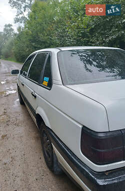 Седан Volkswagen Passat 1990 в 