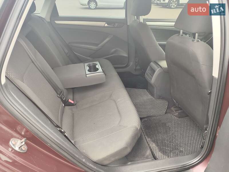 Седан Volkswagen Passat 2012 в Кривому Розі