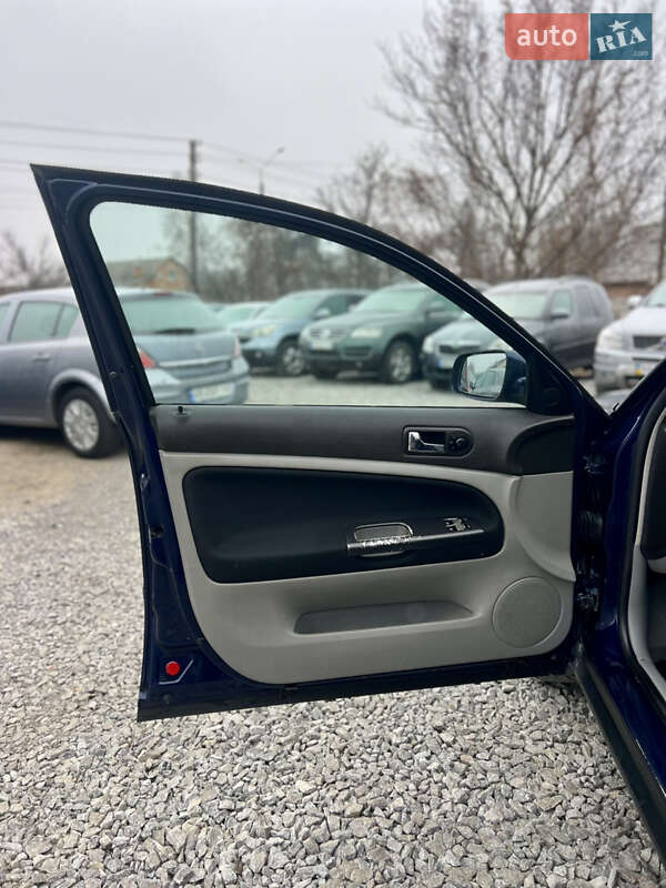 Универсал Volkswagen Passat 2000 в Виннице