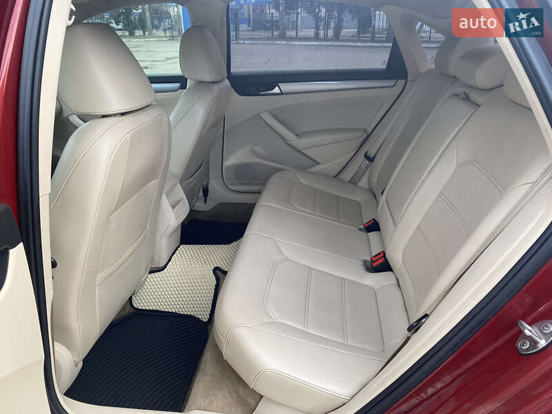 Седан Volkswagen Passat 2015 в Одессе