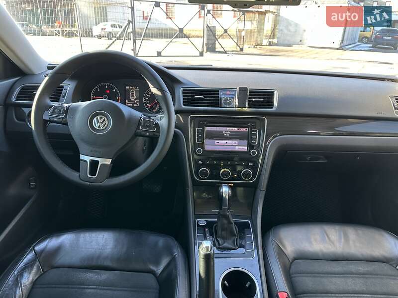 Седан Volkswagen Passat 2012 в Днепре