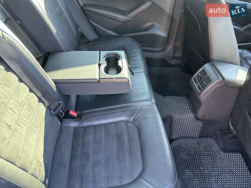 Седан Volkswagen Passat 2012 в Днепре