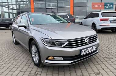 Універсал Volkswagen Passat 2017 в Львові