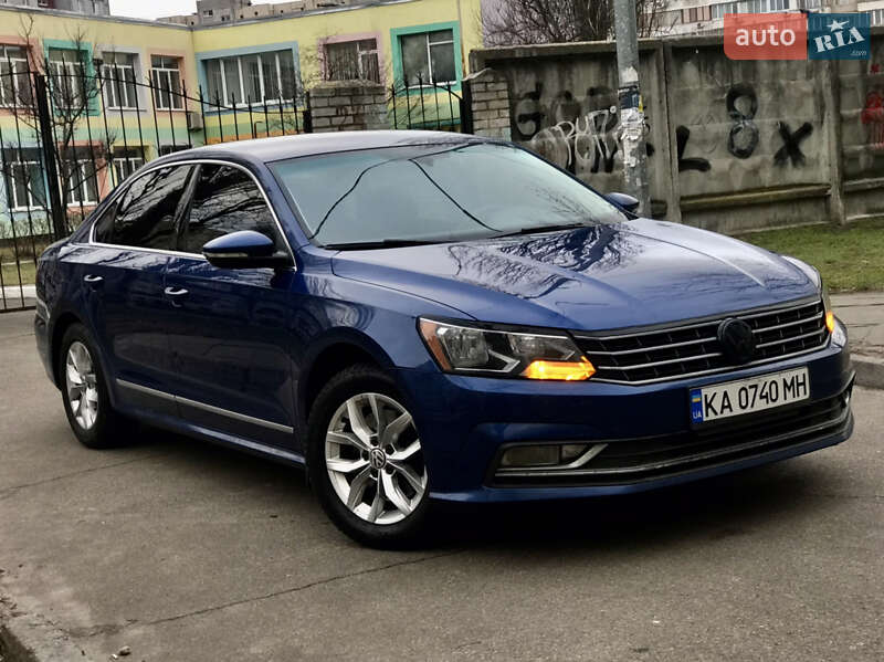 Седан Volkswagen Passat 2016 в Киеве