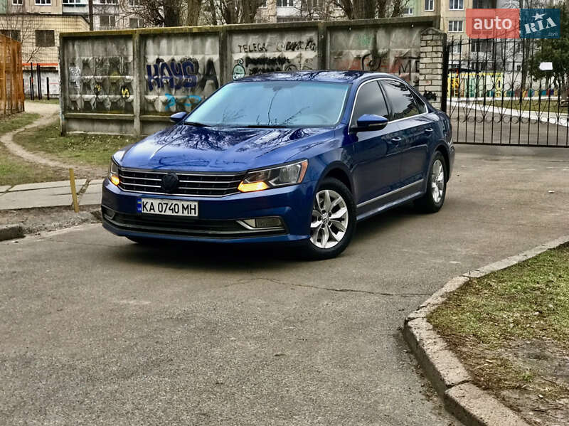 Седан Volkswagen Passat 2016 в Киеве