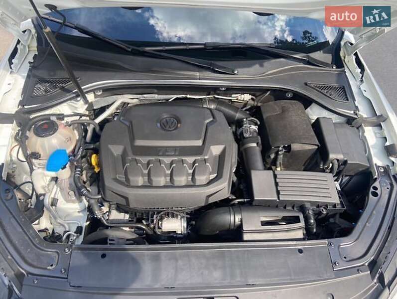 Седан Volkswagen Passat 2018 в Львове