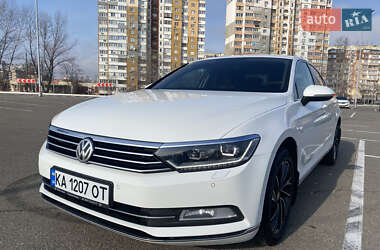 Седан Volkswagen Passat 2015 в Києві