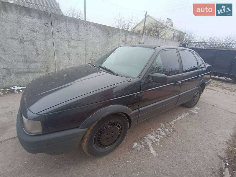 Седан Volkswagen Passat 1989 в Чернигове