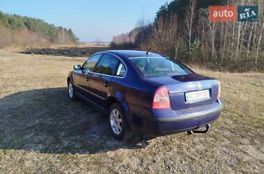 Седан Volkswagen Passat 2003 в Старій Вижівці