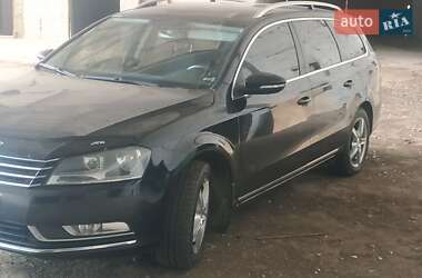 Универсал Volkswagen Passat 2011 в Ровно