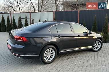 Седан Volkswagen Passat 2020 в Львове