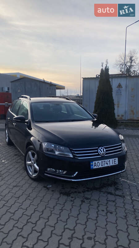Універсал Volkswagen Passat 2011 в Мукачевому