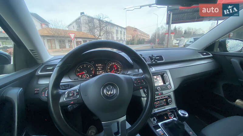 Універсал Volkswagen Passat 2011 в Мукачевому