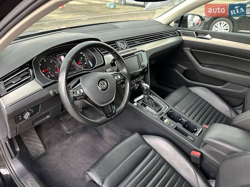 Универсал Volkswagen Passat 2017 в Сваляве