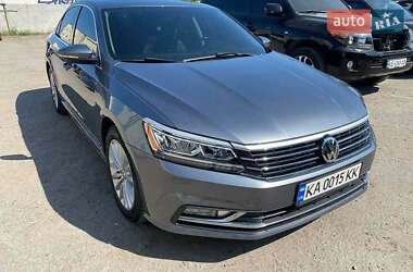 Седан Volkswagen Passat 2016 в Львове