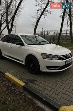 Седан Volkswagen Passat 2014 в Олександрії