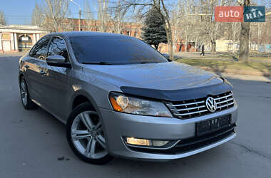 Седан Volkswagen Passat 2013 в Николаеве