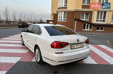 Седан Volkswagen Passat 2015 в Киеве