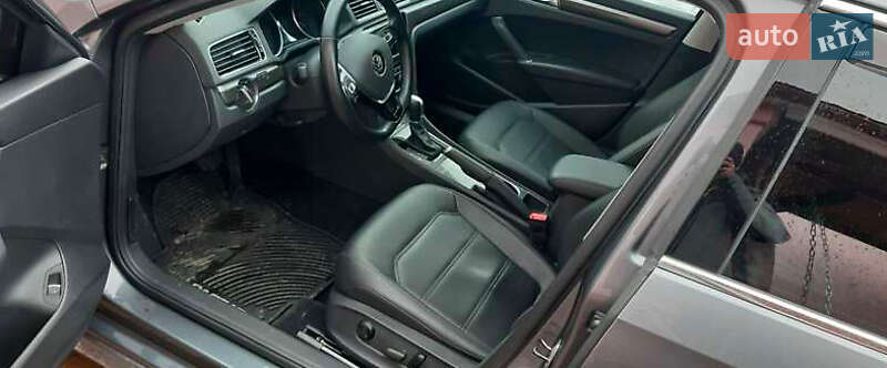 Седан Volkswagen Passat 2016 в Києві