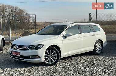 Универсал Volkswagen Passat 2017 в Львове