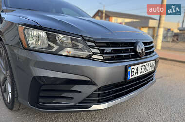 Седан Volkswagen Passat 2016 в Кропивницькому