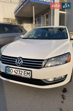 Седан Volkswagen Passat 2015 в Тернополе